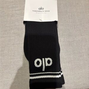 NWT ALO Yoga Black and White Throwback Crew Socks